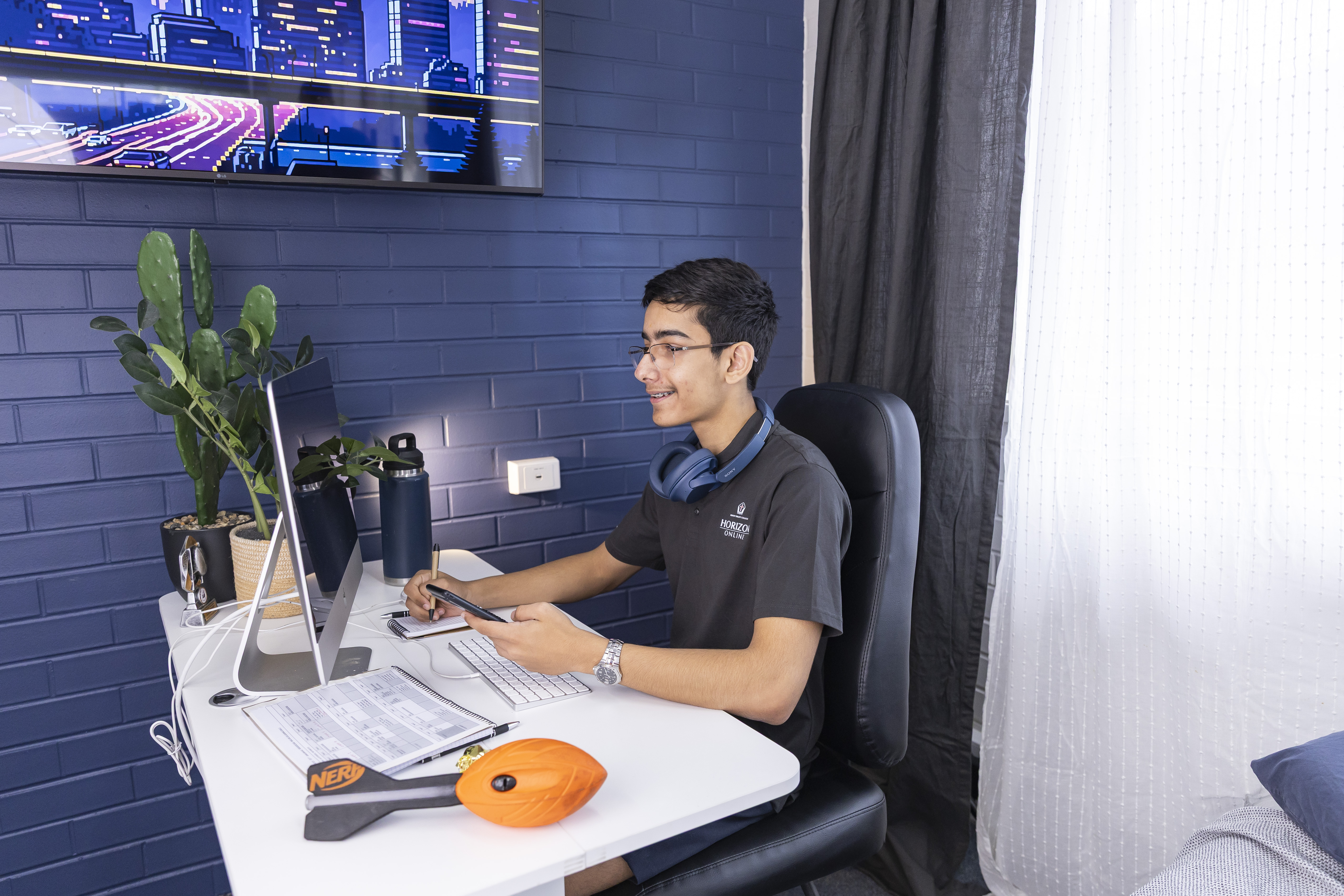 Student wellbeing support in an online learning environment